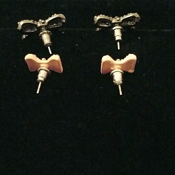 !!NEGOTIABLE!! BOW EARRINGS!!! - Picture 2 of 2
